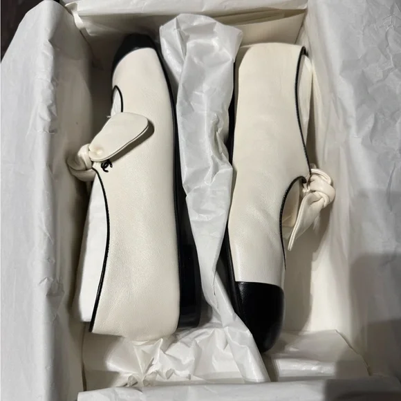 CHANEL Black and Cream Women's Slippers - Picture 3 of 5